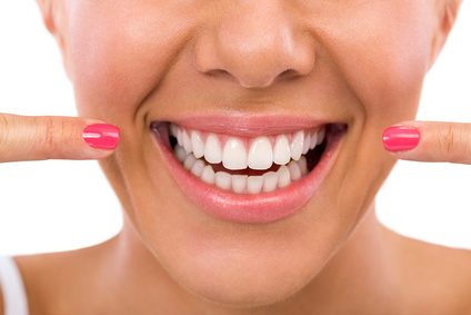 Kosmetické zesvětlení odstínu zubů
